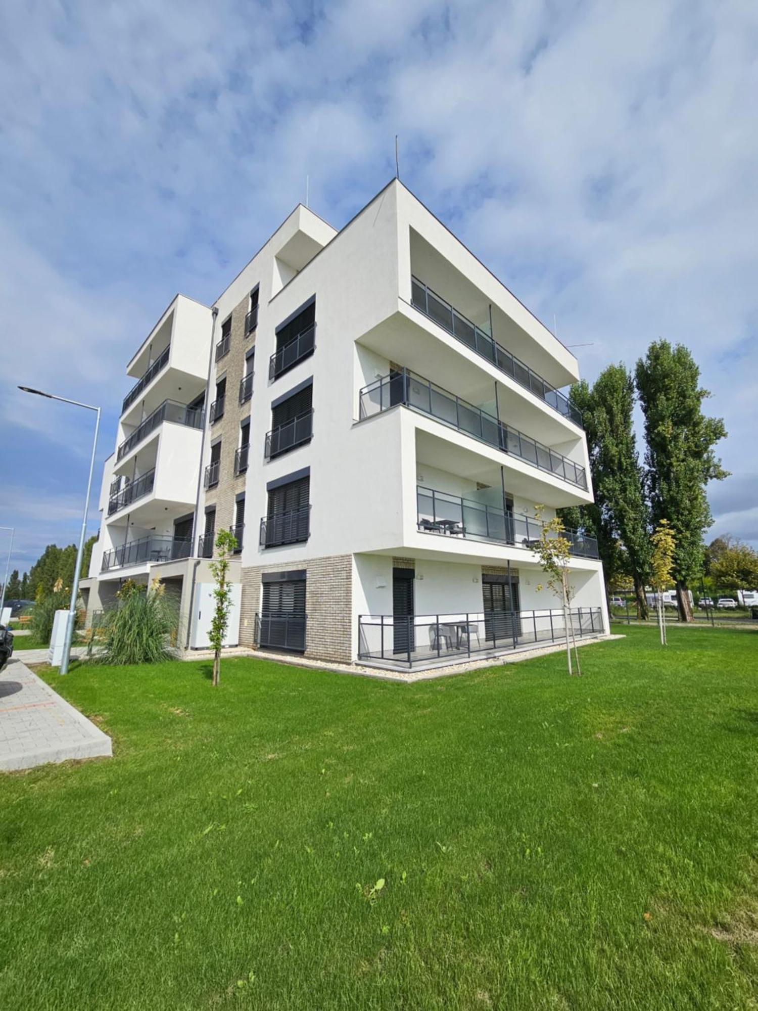 Harmonia Riva Apartman B11 Dunajská Streda Εξωτερικό φωτογραφία